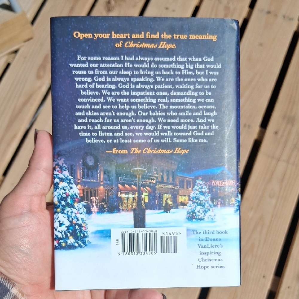 The Christmas Hope by Donna VanLiere - Picture 2 of 3